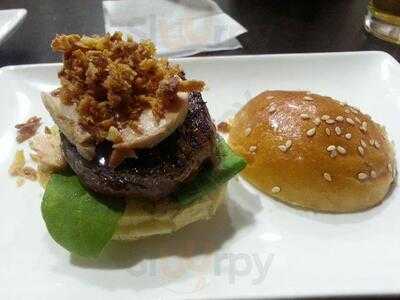 Los Caprichos De Meneses