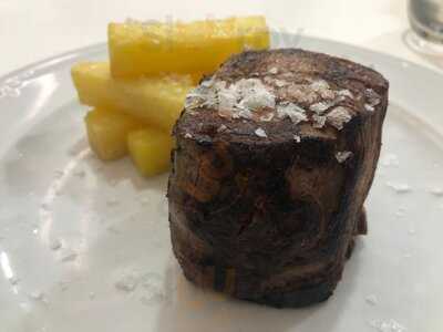 Los Caprichos De Meneses