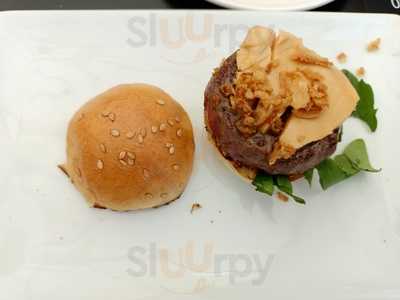 Los Caprichos De Meneses