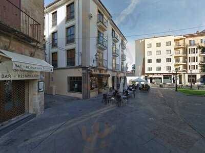 Los Caprichos De Meneses