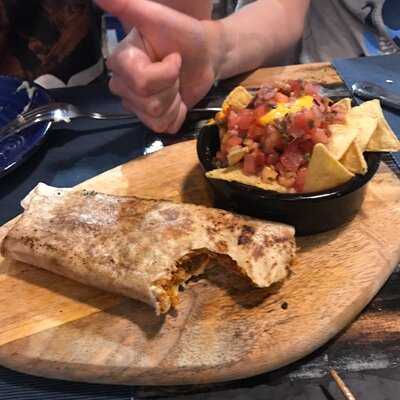 13 Bistrot & Tapas Bar