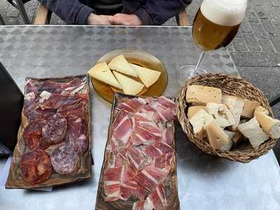 Casa De Vinos Doctrinos