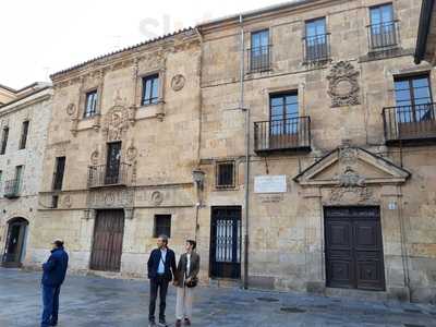 Casa De Vinos Doctrinos