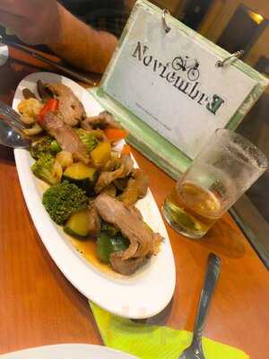 Noviembre Tapas Y Vinos