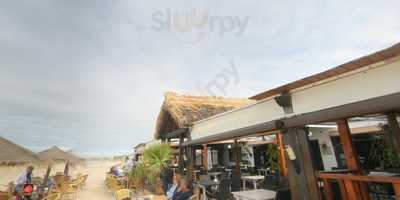 La Ola Restaurant & Lounge Bar