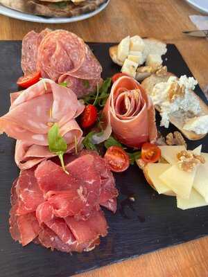 Divina Italia El Charco