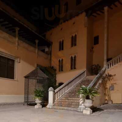 Vins I Mes Restaurant Enoteca