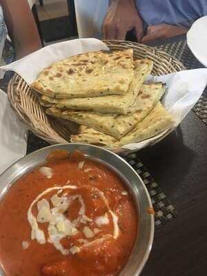 Bombay Tandoori Restaurante Hindú
