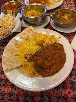 Everest Indian Restaurant - Photo 8