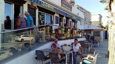 Dannys' Bar And Grill