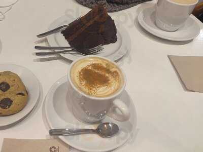 Lusco & Fusco Bakery Café