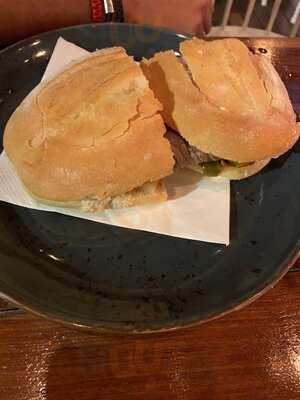 Oli Beach Restaurant