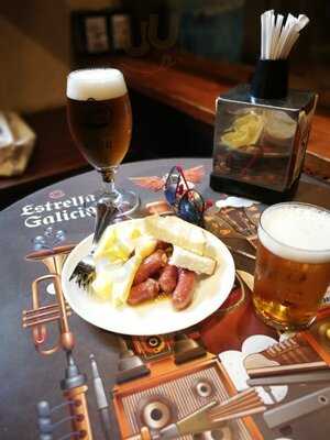 Mesón Los Castuos - Photo 8