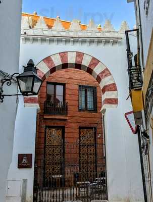 Macsura Gastrotaberna