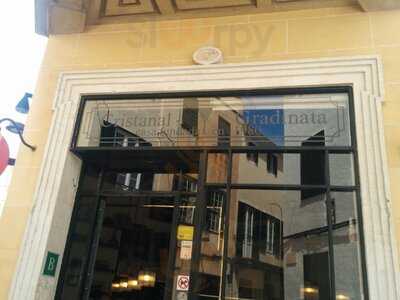 Cristanal Y Gradinata