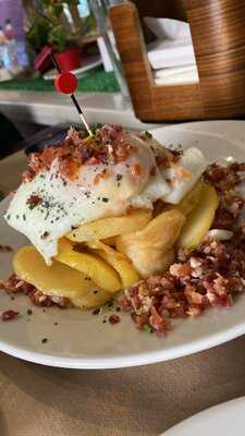 Canadian Bar And Tapas