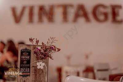 Vintage Terraza Bar