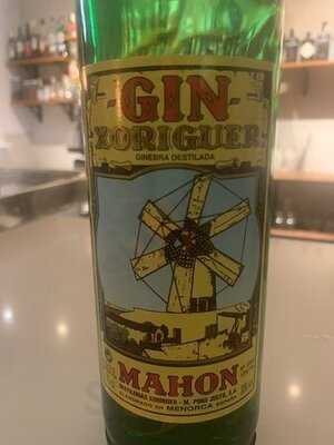 Dos Pins Grill Restaurant