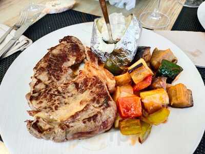 Dos Pins Grill Restaurant