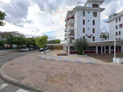 Dos Pins Grill Restaurant