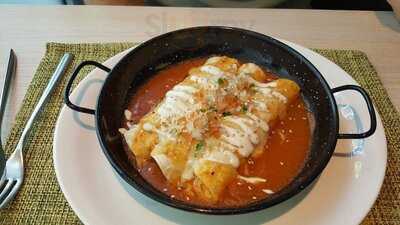 Bubbles Gastrobar & Restaurant