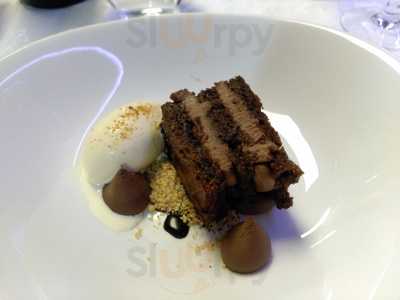 Bubbles Gastrobar & Restaurant