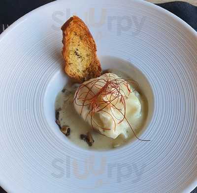 Bubbles Gastrobar & Restaurant