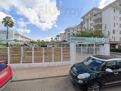 Tobogan Food & Cocktails - Waterslide