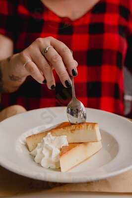 Santo Pecado Cocktails & Grill