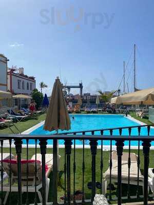 Maria's Pool Bar Restaurant