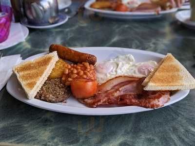 Maria's Pool Bar Restaurant