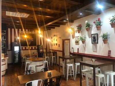 Hasta La Peineta Taberna