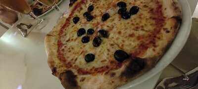 La Fabbrica Pizzeria