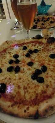 La Fabbrica Pizzeria