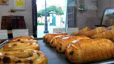 Le Croissant Francés
