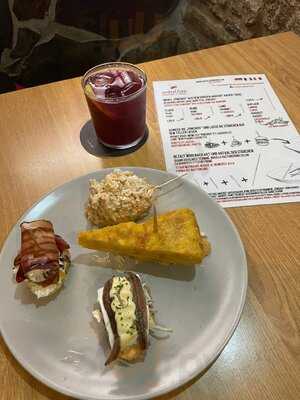 Antollos Pinchos E Viños