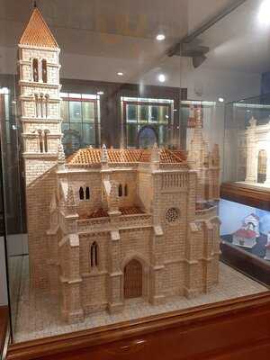 Confiterías Y Pastelerías Cubero