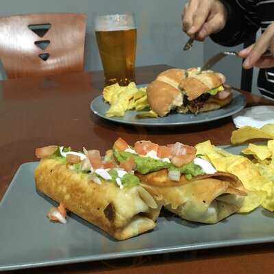 El Halcón Milenario Drinks & Games