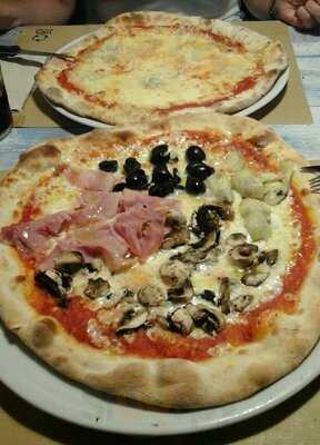 Acqua & Farina Food And Drinks