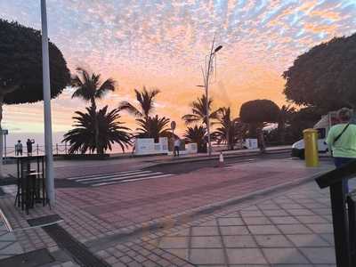 Sunset Beach Bar & Restaurant