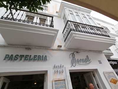 Pasteleria Bernal