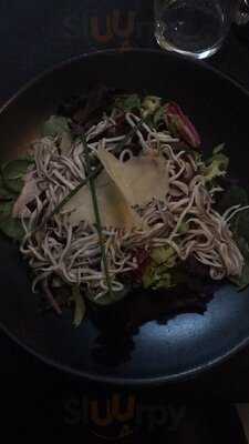 La Mafia Se Sienta  A La Mesa