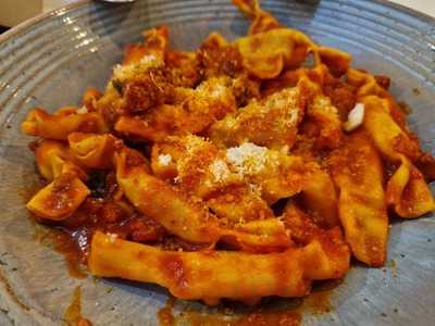 La Mafia Se Sienta  A La Mesa