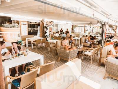 Pippers Restaurant & Sushi Bar