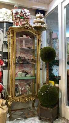 Martinez Delicatessen