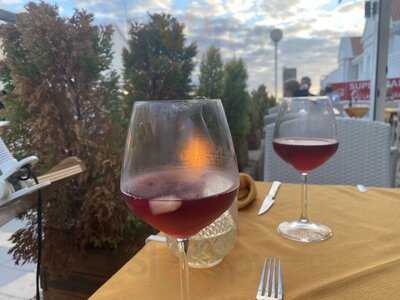 Leonardo’s Restaurant & Lounge Bar