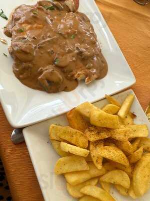 Leonardo’s Restaurant & Lounge Bar