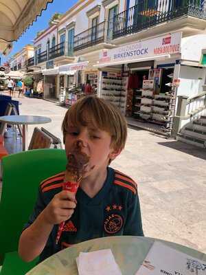 Bacio Pastifrulligelleria