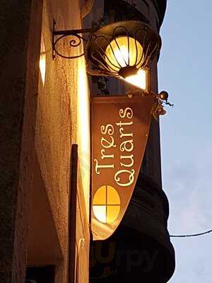 Tres Quarts Sports Bar