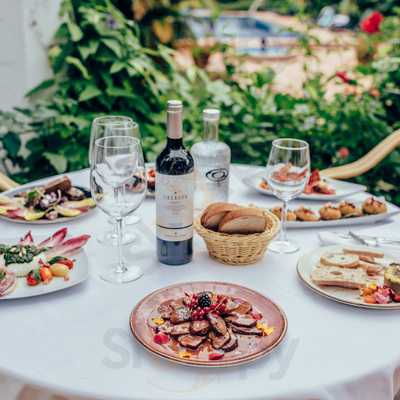 Hurricane Restaurant